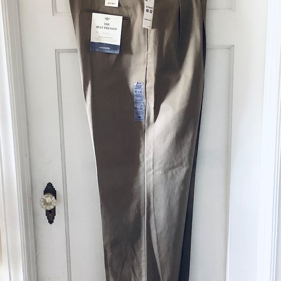 Dockers Signature Best Pressed Relaxed Pleated Khakis Size 40 L32 NWT Classic - Picture 13 of 14